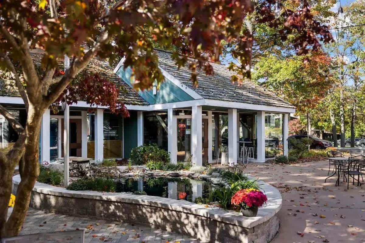 Top Floor Luxury, Sauna, Private Pool, Lake Bellaire Beach, 5 Beds, 4 Full Bath Exterior photo
