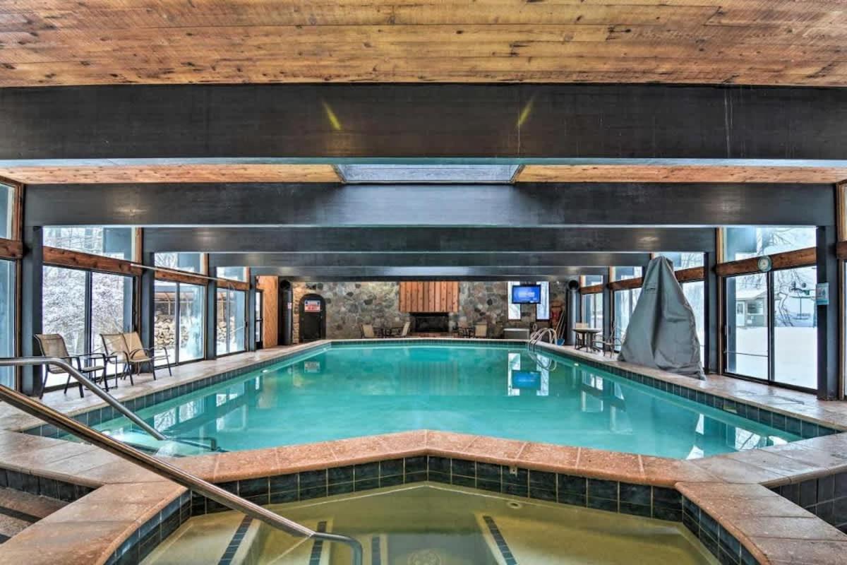 Top Floor Luxury, Sauna, Private Pool, Lake Bellaire Beach, 5 Beds, 4 Full Bath Exterior photo